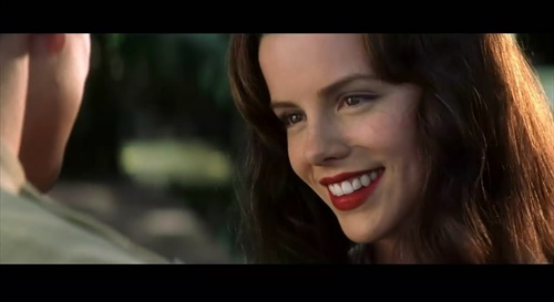 梦境迷踪，解析梦到一个女孩追杀我的深层寓意