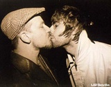 kiss