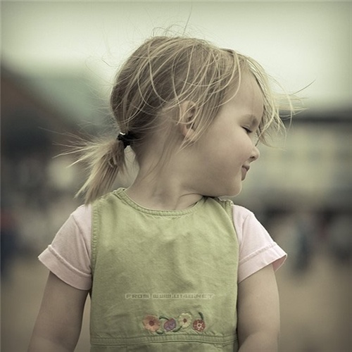 怎么教小孩自己梳头 ee5072d4-8068-4b4c-bd14-ffd8ff4f8b0b_500.jpg